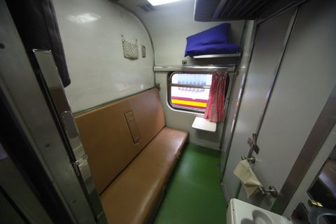 Thai Railways VIP Sleeper Deluxe Innenraum-Foto