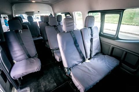 Fortwally Travel and Tours Minivan fotografija unutrašnjosti