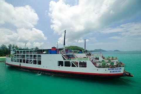 Phantip Ferry + Minivan Diluar foto