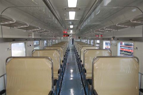 Kereta API Indonesia EKO CA fotografía interior