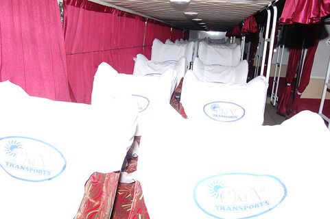 Thirumalaivasan Transports AC Seater Innenraum-Foto