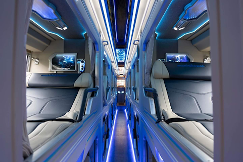 Luxury Van Limousine VIP 34 Sleeper inside photo