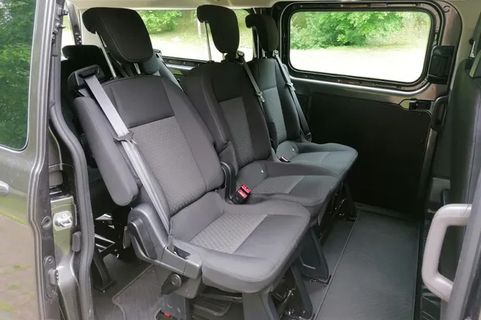 Alpine Buses Comfort Minivan 8pax 內部照片