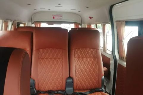 Aow Noi Travel Minivan 8pax Inomhusfoto