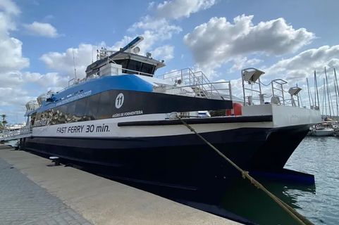 Formentera Lines High Speed Ferry Diluar foto