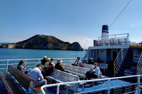 Ischia Transfer Minivan + Ferry wewnątrz zdjęcia