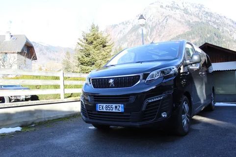Mont Blanc Transfers Comfort Minivan 7pax Aussenfoto