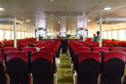 KP Tripadvisor Catamaran Innenraum-Foto