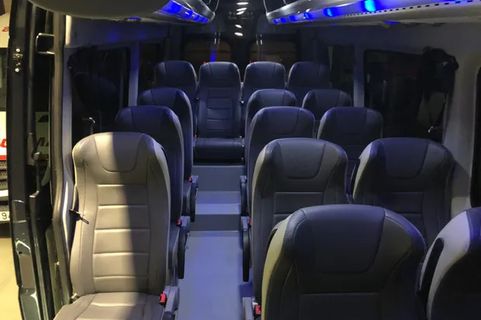 MBA Travel Comfort Minivan 12pax 内部の写真