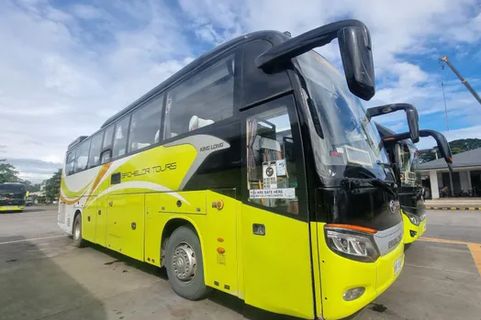Bachelor Express Davao Roro Bus + Ferry Utomhusfoto