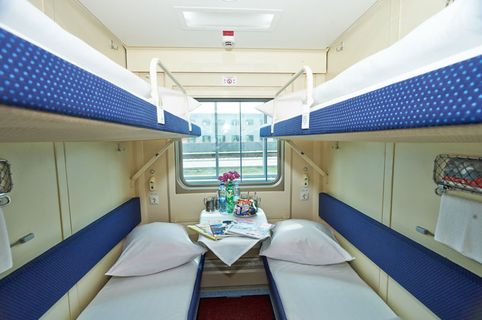 Russian Railways 2nd Class Sleeper with AC binnenfoto