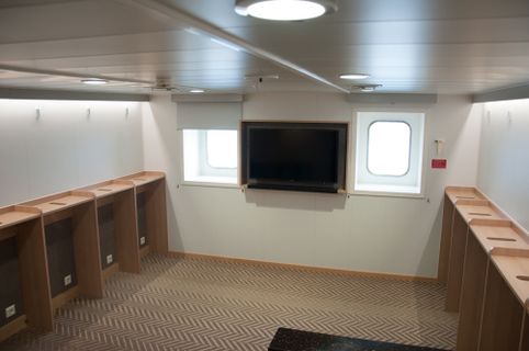 Seaworld Express Ferry Reserved Seat Economy dalam foto