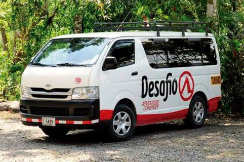 Desafio Adventure Company Minivan outside photo