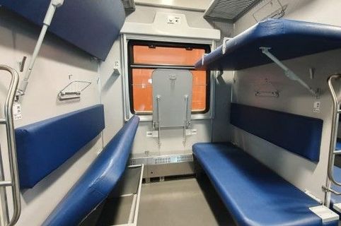 Kazakhstan Railways 3rd Class Sleeper 内部の写真