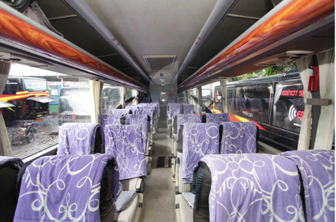 Bus Bali Perdana Express fotografija unutrašnjosti