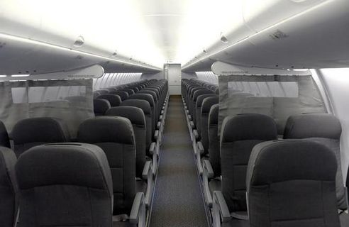Azimuth Airlines Economy foto interna
