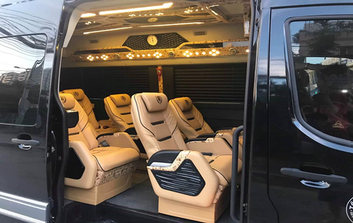 Techbus VN JSC VIP Cabin + Van Limousine Aussenfoto