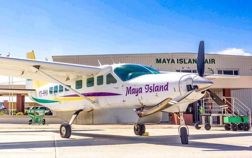 Maya Island Air Economy зовнішня фотографія