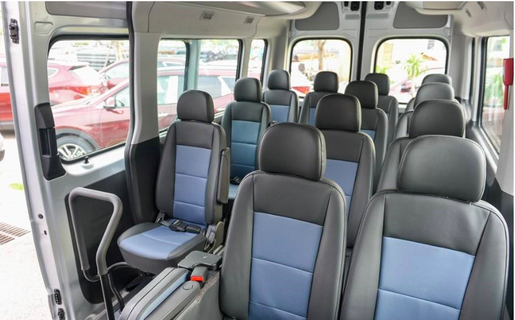 Fami Express Minivan fotografía interior