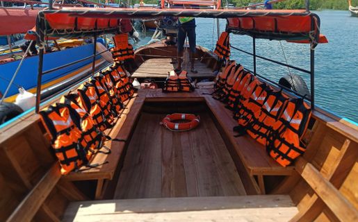 King Travel Long Tail Boat 10pax inside photo