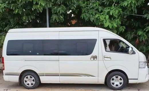 Go Ho Travel Minivan + Ferry Diluar foto
