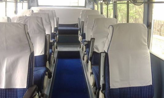 Shakti Travels Non-AC Seater Innenraum-Foto