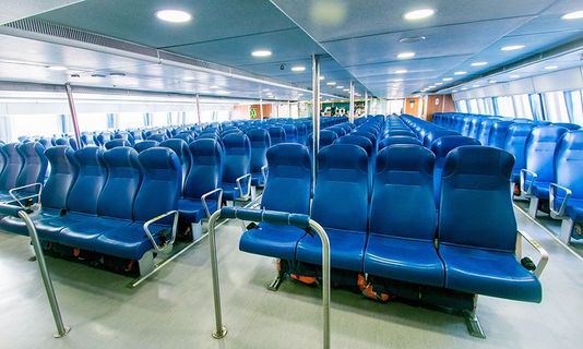Caremar Ferry fotografija unutrašnjosti