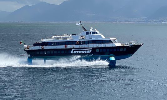 Caremar Hydrofoil High Speed Ferry Diluar foto