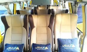 Ladju Trans AC Seater fotografía interior