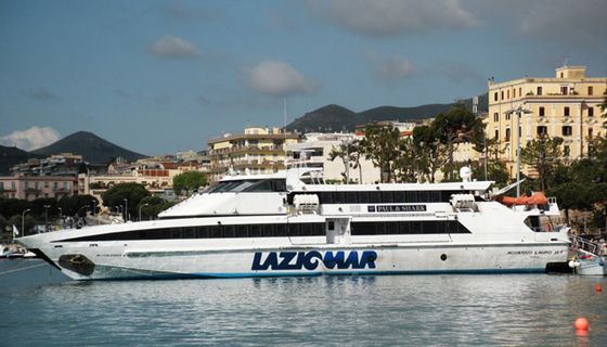 Laziomar High Speed Ferry Diluar foto