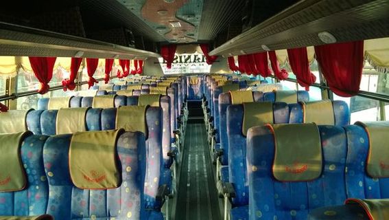 Manish Travels AC Seater Innenraum-Foto