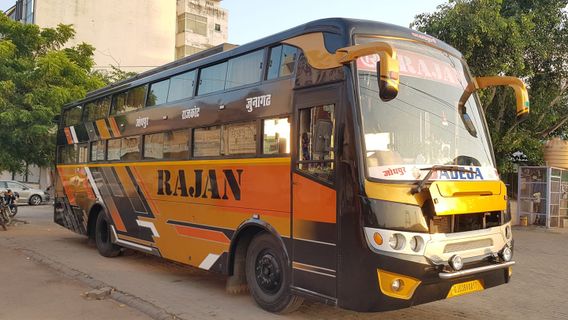 Ranjan Travels Non-AC Seater outside photo