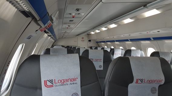 LoganAir LM Economy всередині фото