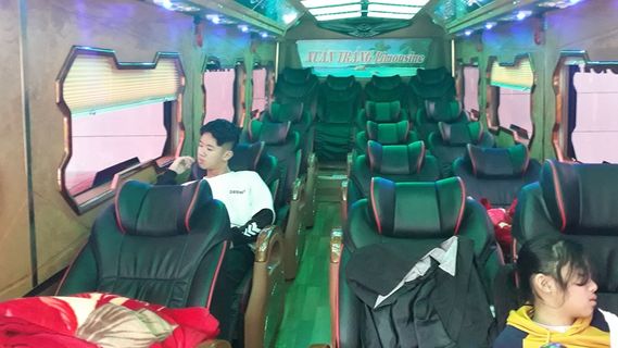 Xuan Trang Limousine VIP Minibus dalam foto
