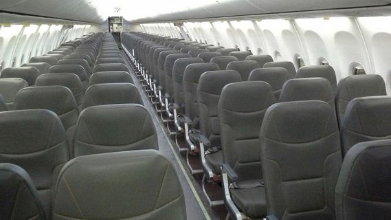 SkyUp Airlines Economy εσωτερική φωτογραφία