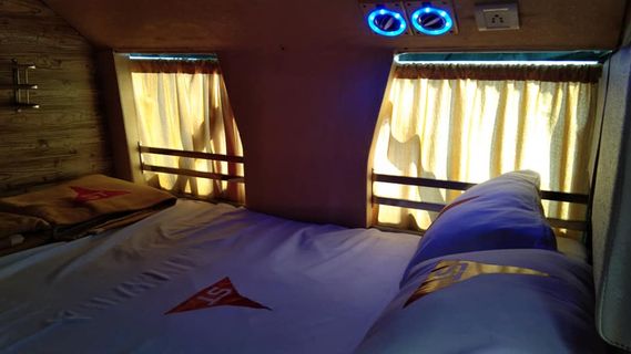 Panwar Travels AC Sleeper Innenraum-Foto