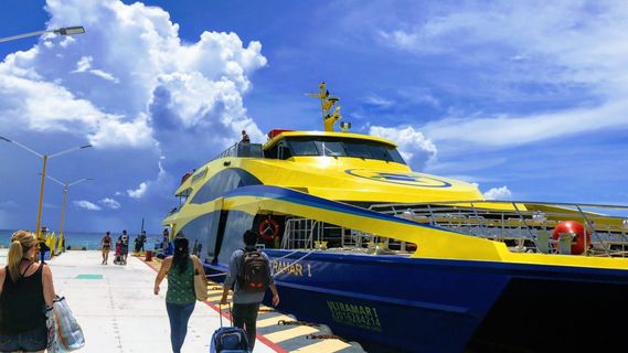 Ultramar High Speed Ferry (with Fast Pass) Utomhusfoto