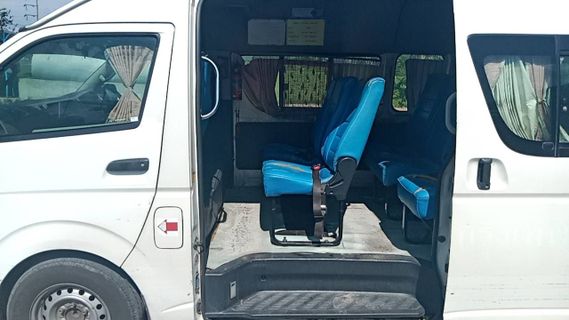 Sawaeng Transport Van + Minibus binnenfoto