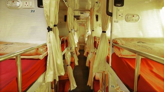 SRS Travels AC Sleeper Innenraum-Foto