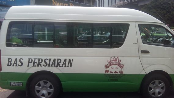 Asian Overland Services Van 6pax old Diluar foto