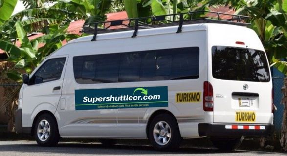 Super Shuttle Costa Rica Minivan outside photo