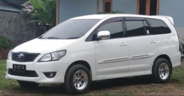 Tanis Lembongan Express Shared Van outside photo