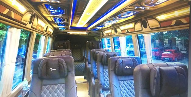Ha Giang Epic Limousine VIP 12pax 室内照片