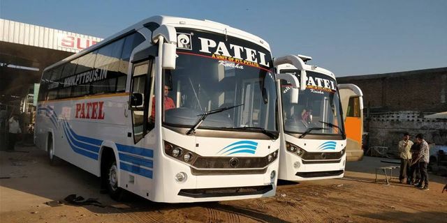 Patel Tours And Travels AC Sleeper buitenfoto