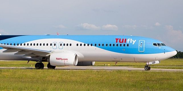 TUI fly Germany Economy Diluar foto