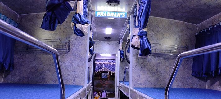 Pradhan Bus Rewa A/C Semi Sleeper fotografía interior