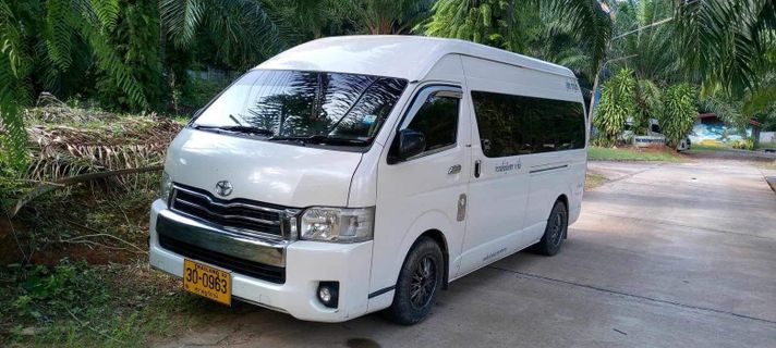Sapthaweephol Tour and Travel Van + Van عکس از خارج