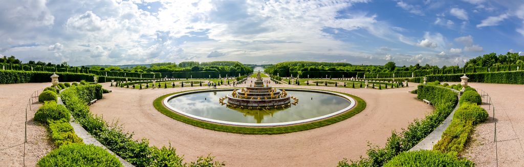 Absam ke Versailles