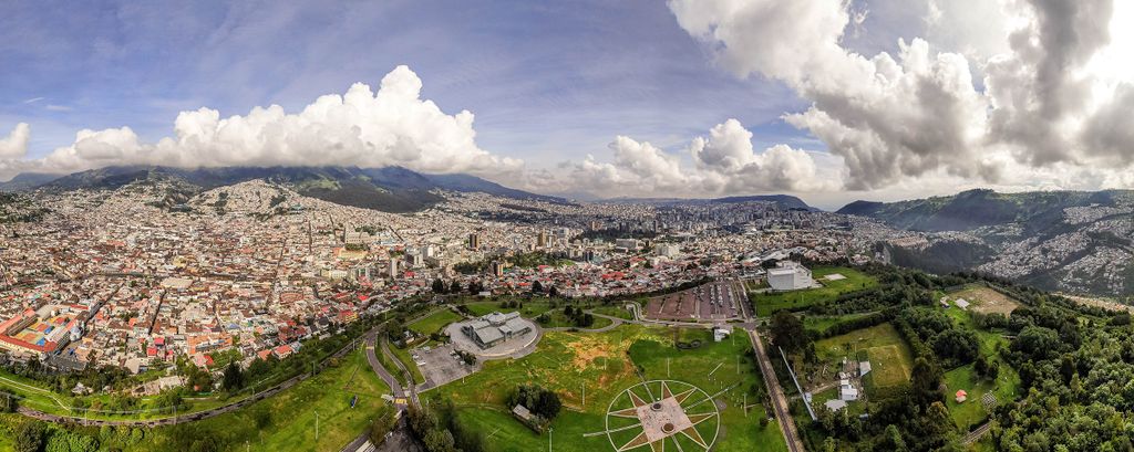 Montanita to Quito