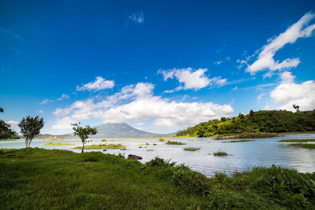 Laguna a Camarines Sur